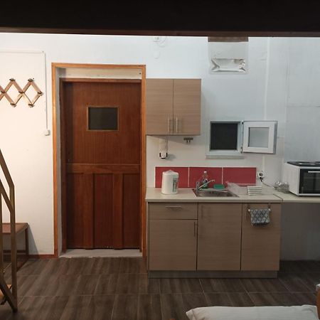 Βαχος Rooms 4 Tseratsia Bagian luar foto