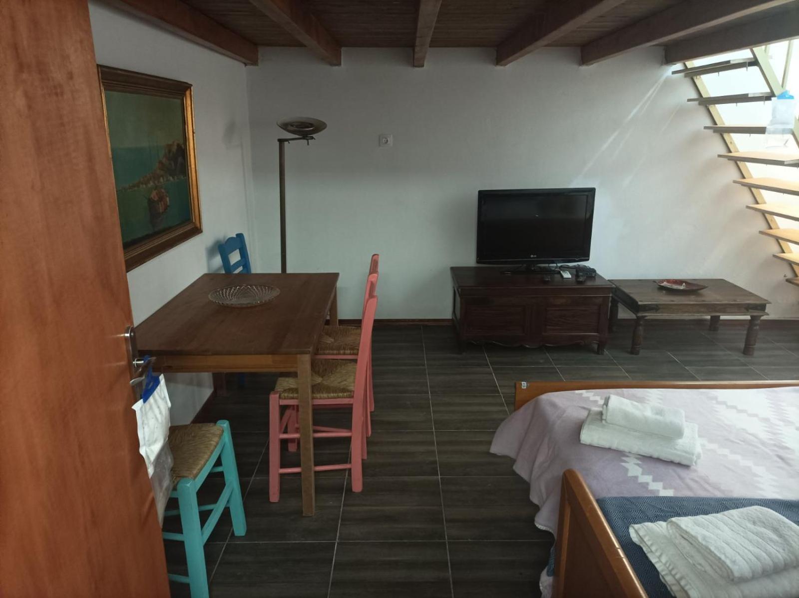 Βαχος Rooms 4 Tseratsia Bagian luar foto