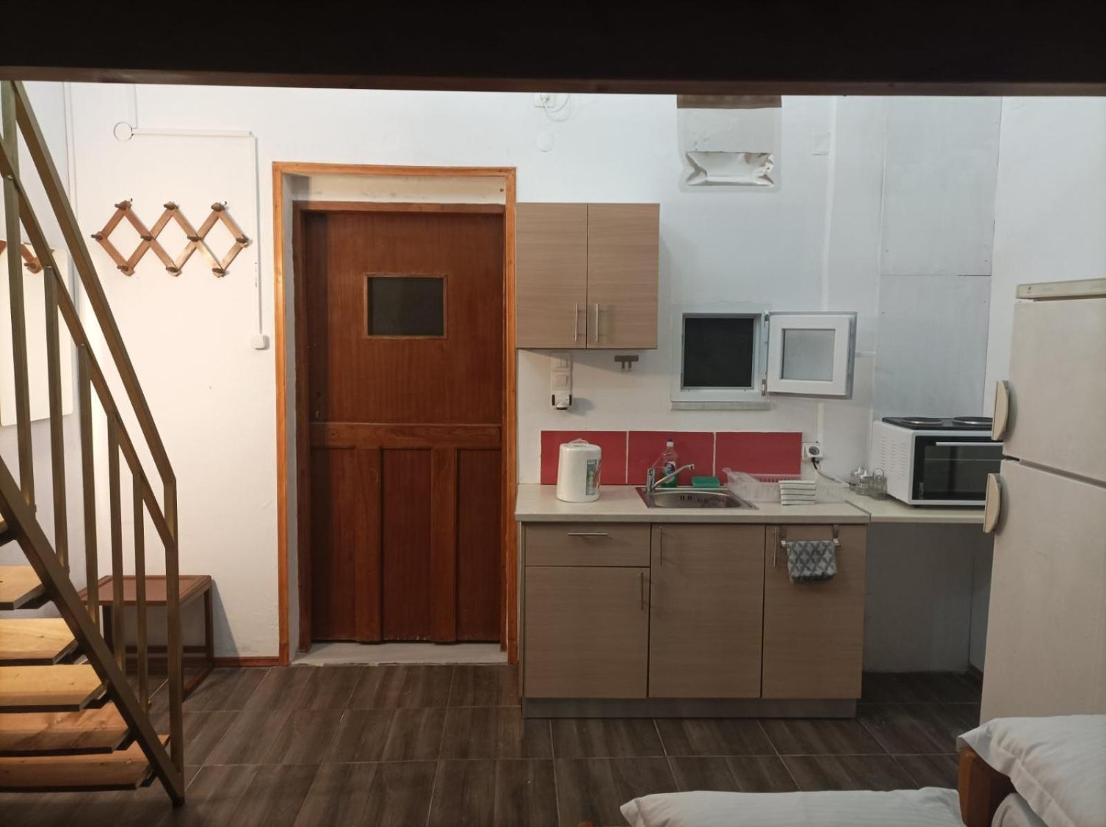 Βαχος Rooms 4 Tseratsia Bagian luar foto